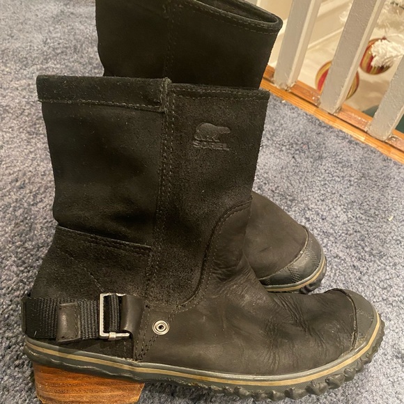 Sorel black suede ankle slims shortie boots 7.5. - Picture 9 of 10